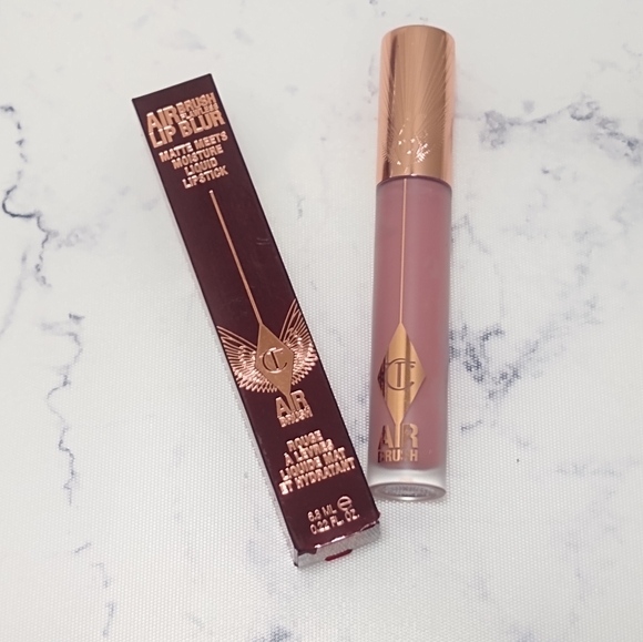 Charlotte Tilbury Other - Charlotte Tilbury Airbrush Flawless Lip Blur Liquid Lipstick Pillow Talk
